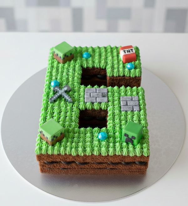 "Level 6" Minecraft Block Cake
